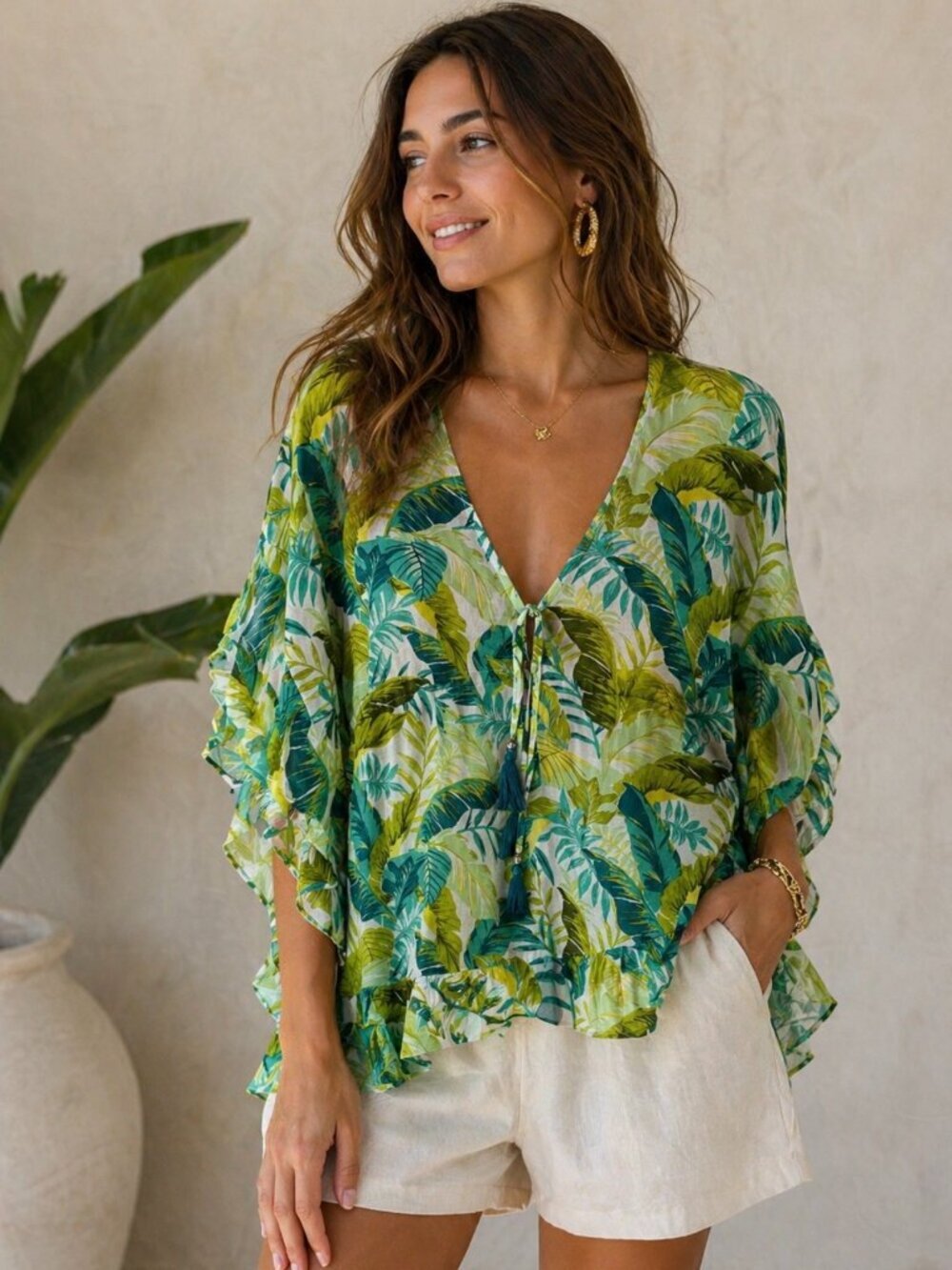 This blouse has a fresh, summery style, perfect for warm weather